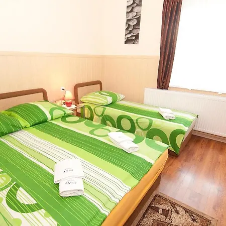 Oda ve Kahvaltı Mewa 3*