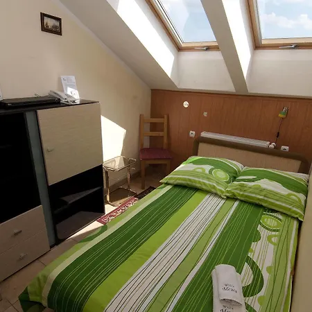 Oda ve Kahvaltı Mewa 3*