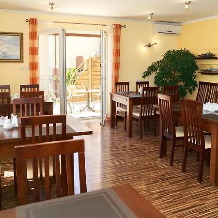 Mewa Bed & Breakfast 3*